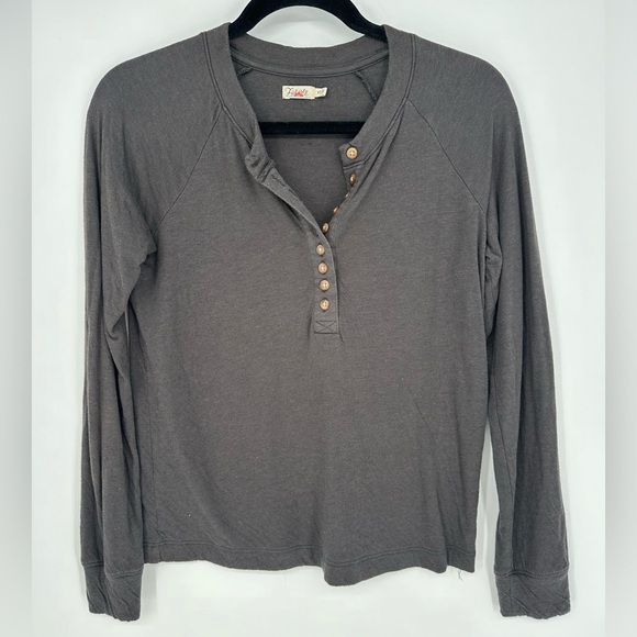 Faherty Cloud Henley in Washed Black Grey - Picture 3 of 5